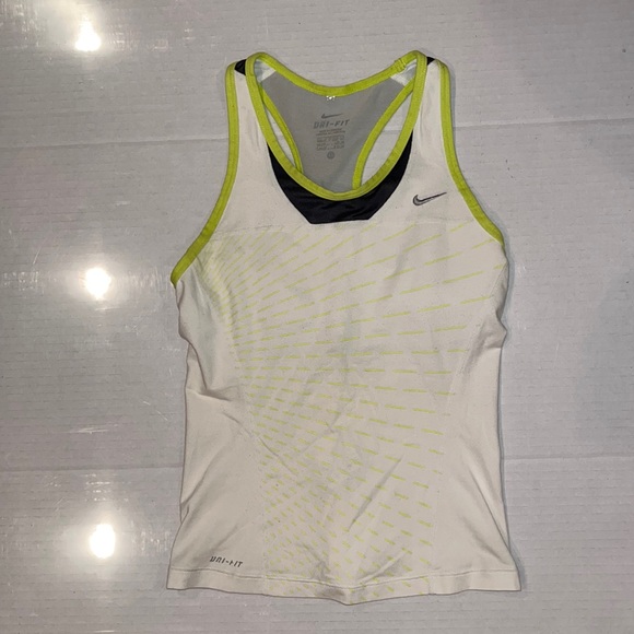 Nike Sports Shirt - Picture 1 of 2